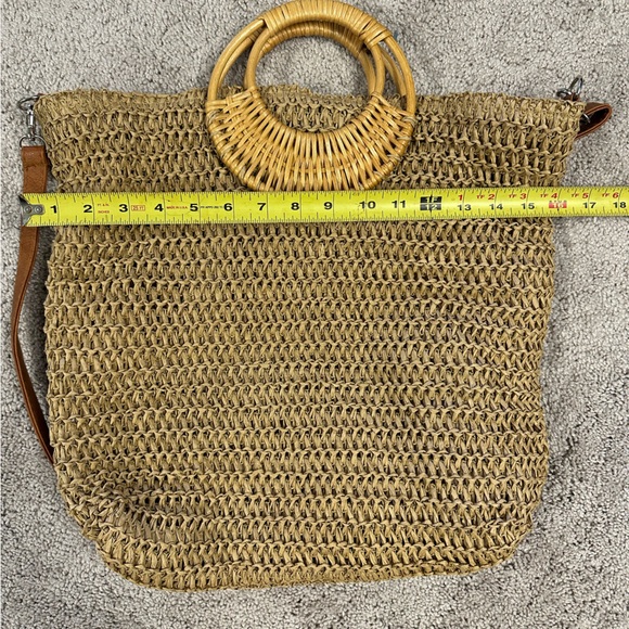 Straw tote bag with detachable cross body strap - Picture 2 of 6